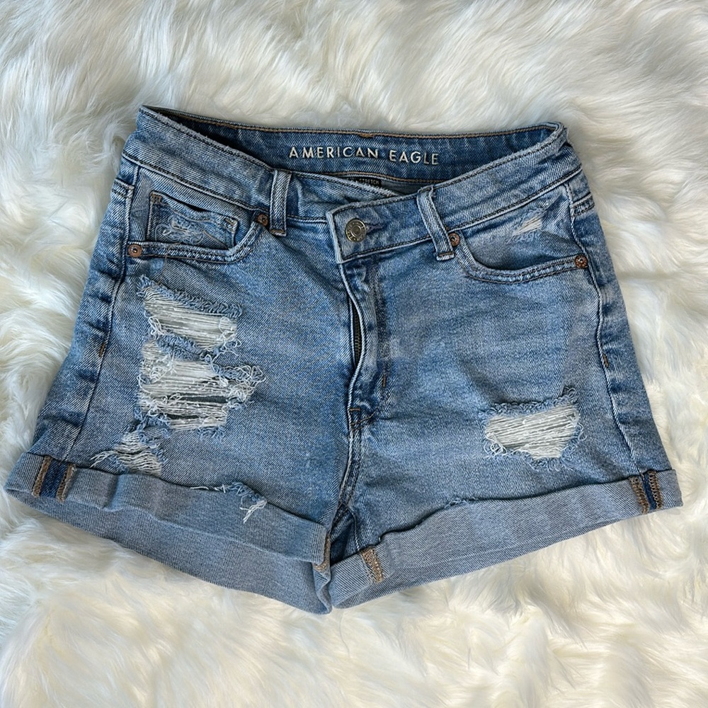 American Eagle Mom Short Distressed Size 2